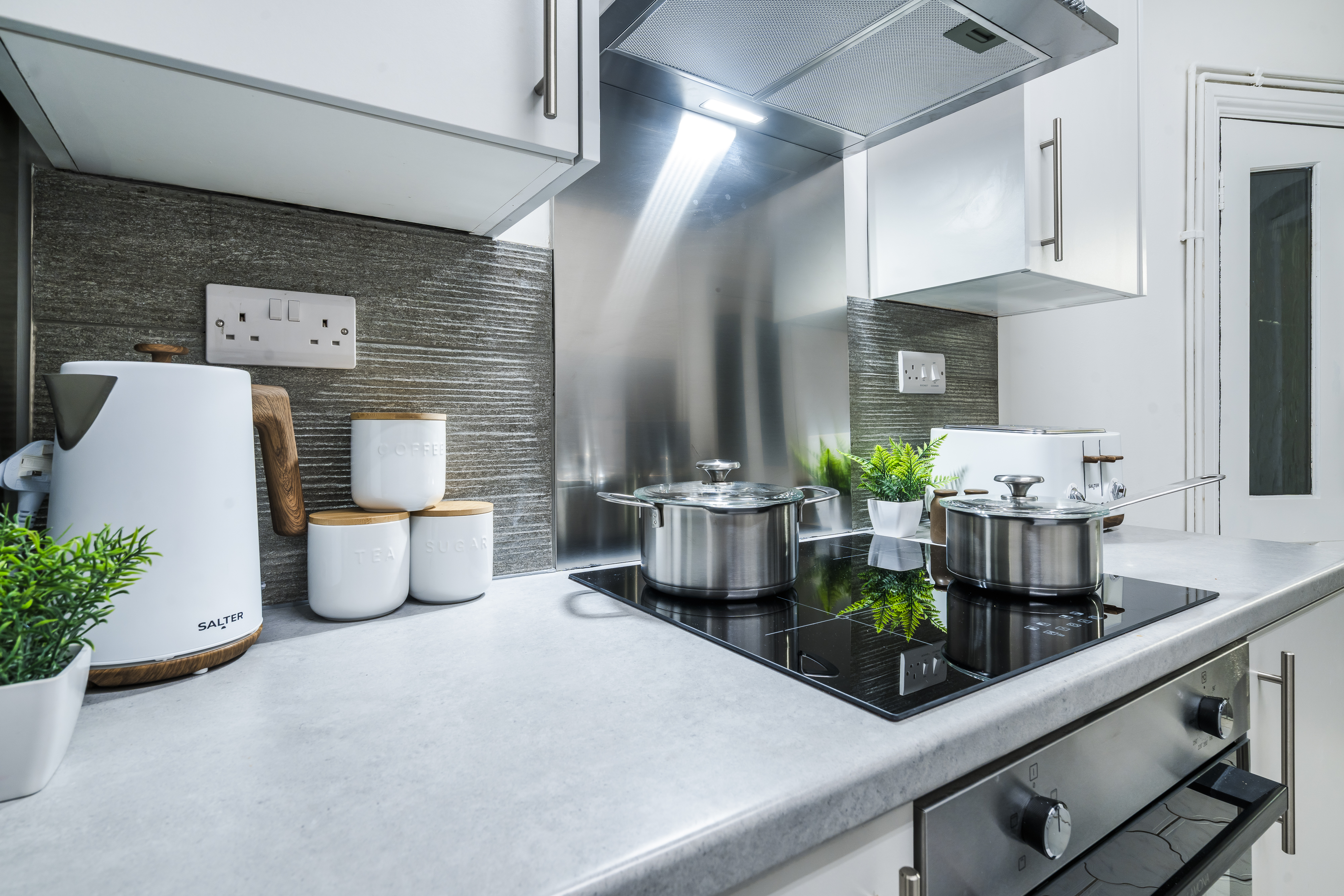 The Heron master bedroom - 2-bed contractor accommodation Stoke-on-Trent